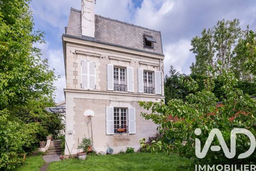 Villa in Chatou, Yvelines