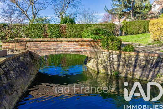 Villa in Maule, Yvelines