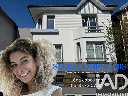 빌라 / Sceaux, Hauts-de-Seine