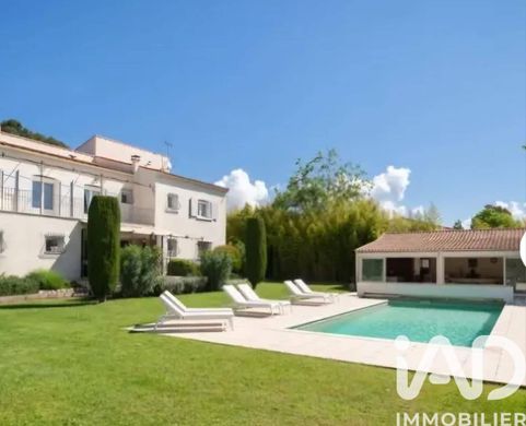 Villa in Les Pennes-Mirabeau, Bouches-du-Rhône