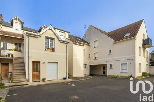 Residential complexes in Creil, Oise