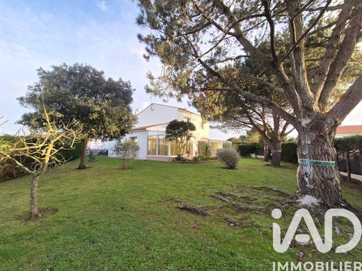 Villa in Les Sables-d'Olonne, Vendée