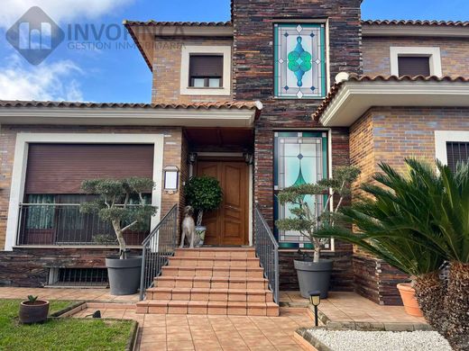 منزل ﻓﻲ باداخوز, Provincia de Badajoz