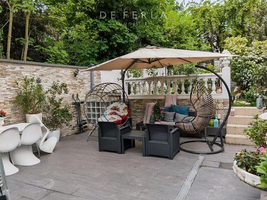 Villa a Issy-les-Moulineaux, Hauts-de-Seine
