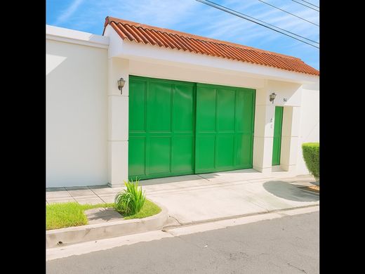 Luxe woning in Antiguo Cuscatlán, Departamento de La Libertad