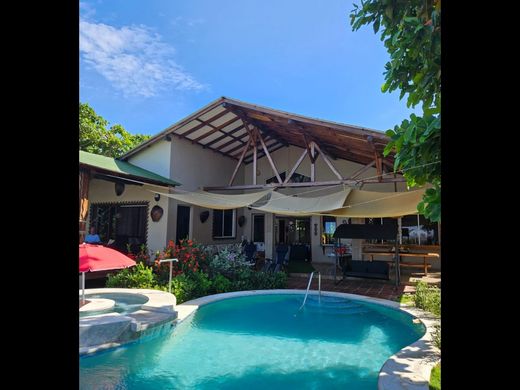 Luxe woning in Jujutla, Departamento de Ahuachapán