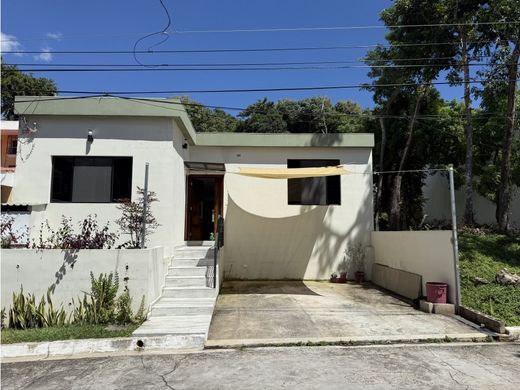 ‏בתי יוקרה ב  Zaragoza, Departamento de La Libertad