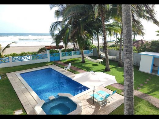 Luxe woning in Jujutla, Departamento de Ahuachapán