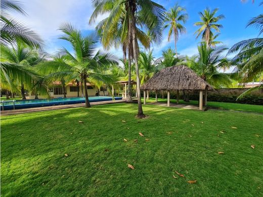 Grond in San Luis la  Herradura, Departamento de La Paz