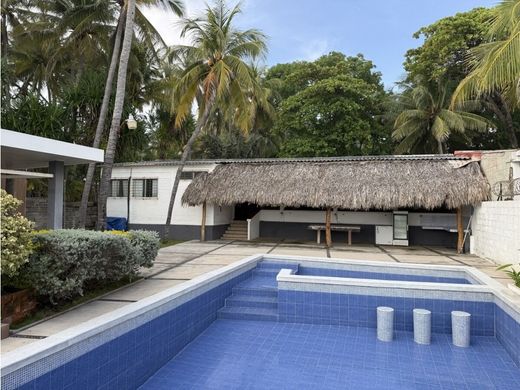 ‏בתי יוקרה ב  La Libertad, Departamento de La Libertad