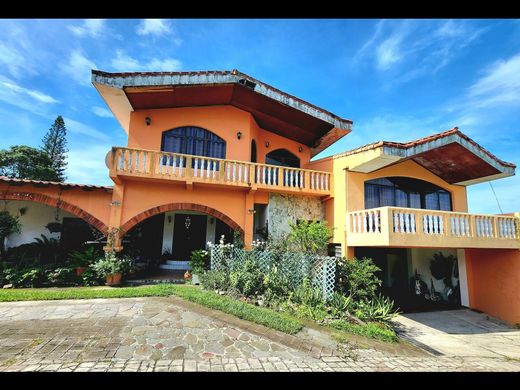 Casa de luxo - Antiguo Cuscatlán, Departamento de La Libertad