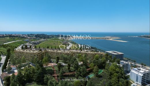 Residential complexes in Vila Nova de Gaia, Distrito do Porto