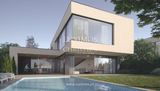 Luxury home in Moreira, Maia