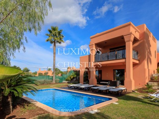 Luxury home in Alcantarilha e Pêra, Algarve