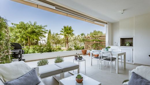 Κτίριο σε Albufeira e Olhos de Água, Albufeira