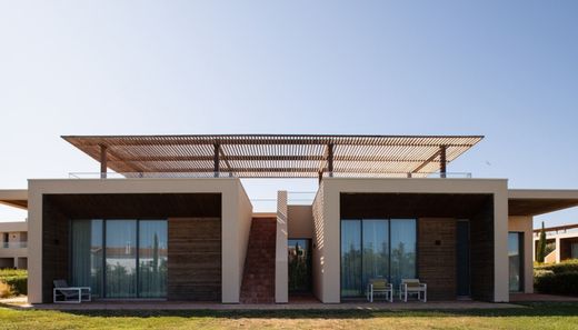 Complexos residenciais - Porches, Lagoa