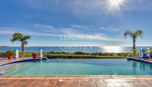 Luxury home in Luz, Lagos