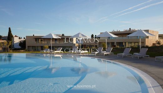 Residential complexes in Porches, Lagoa