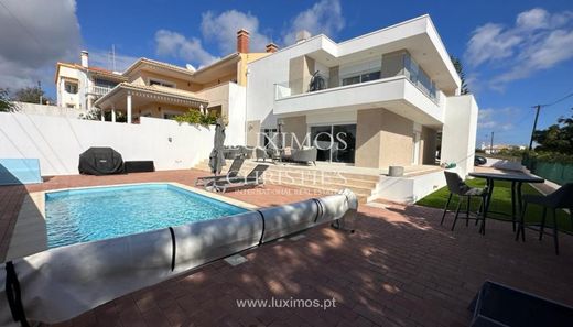 Luxury home in Luz, Lagos
