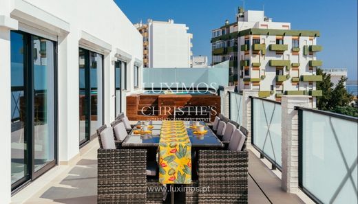 Residential complexes in Faro (Sé e São Pedro), Faro