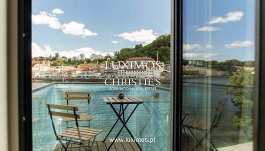 Residential complexes in Santa Marinha e São Pedro da Afurada, Vila Nova de Gaia