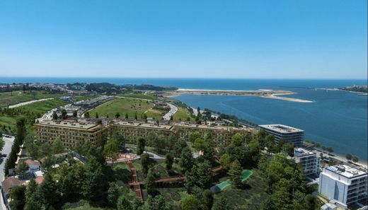 Residential complexes in Vila Nova de Gaia, Distrito do Porto