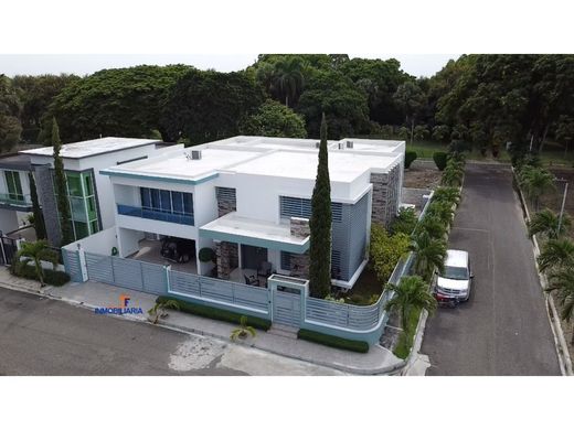 Casa de lujo en Santiago de los Caballeros, Provincia de Santiago