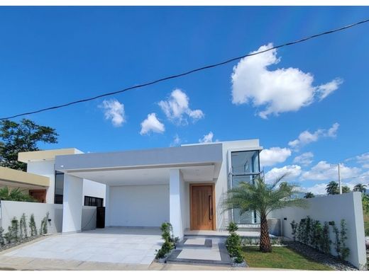 Casa di lusso a Santiago de los Caballeros, Provincia de Santiago