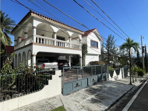Casa de lujo en Santiago de los Caballeros, Provincia de Santiago