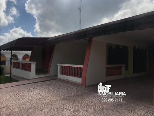 Luxus-Haus in Santiago de los Caballeros, Provincia de Santiago