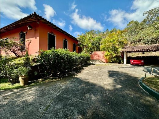 Luxury home in Nueva Caracas, Distrito Capital