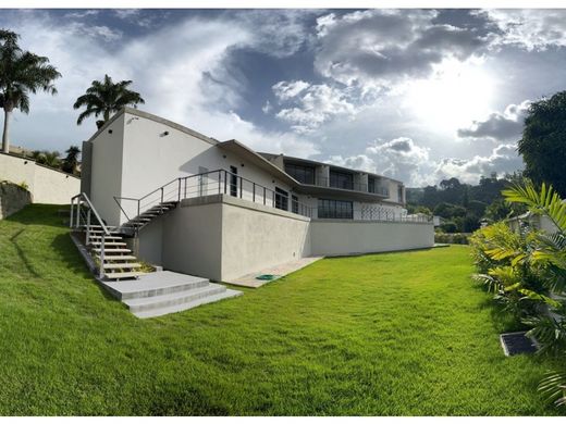 Luxury home in Nueva Caracas, Distrito Capital