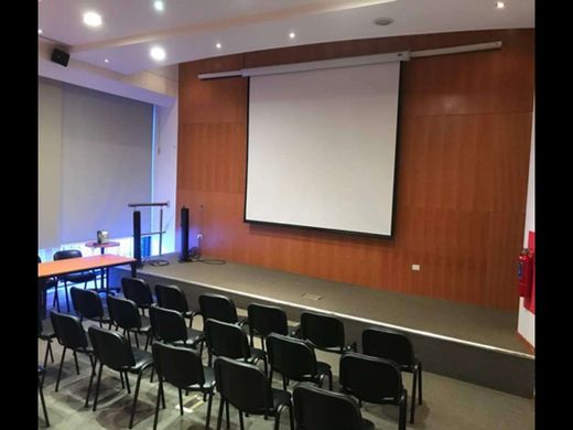 Office for rent per month in Caracas