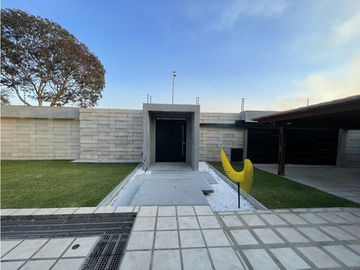 Luxury home in Nueva Caracas, Distrito Capital