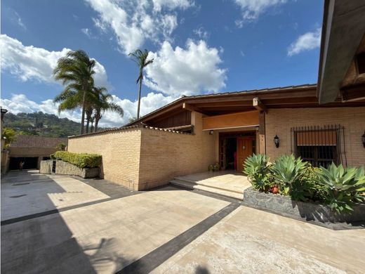 Casa de lujo en Nueva Caracas, Distrito Capital
