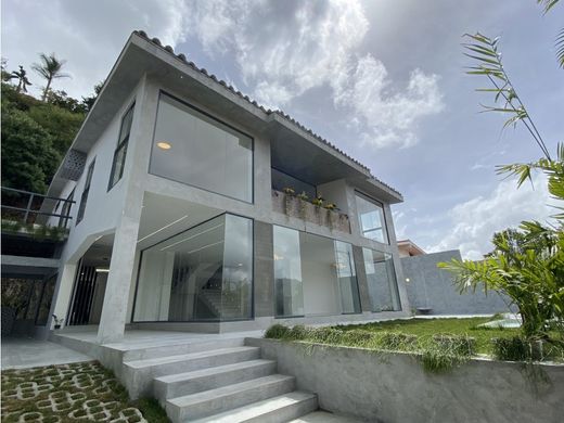 Lüks ev Karakas, Municipio Libertador