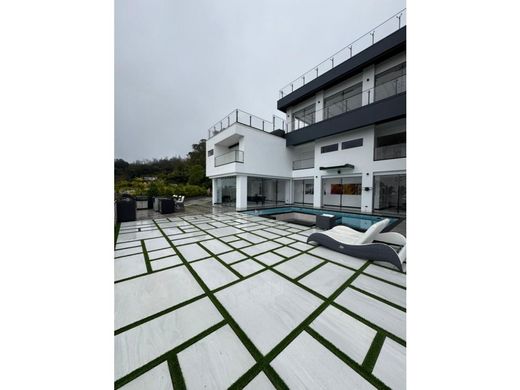 Luxury home in Nueva Caracas, Distrito Capital