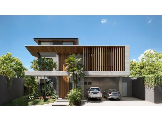 Luxury home in Nueva Caracas, Distrito Capital