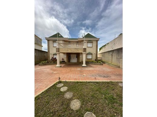 Luxus-Haus in Nueva Caracas, Distrito Capital