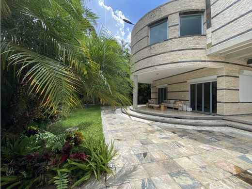 Casa de lujo en Nueva Caracas, Distrito Capital
