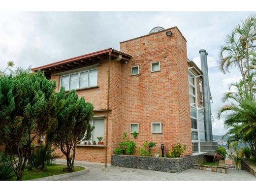 Luxury home in Nueva Caracas, Distrito Capital