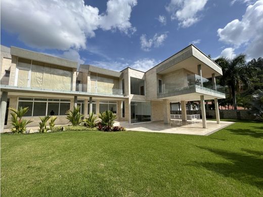 Lüks ev Karakas, Municipio Libertador