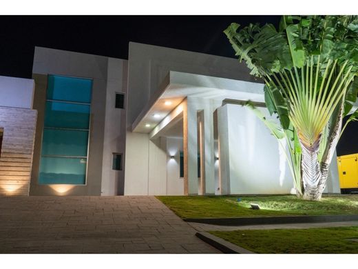 Luxury home in Lecherías, Estado Anzoátegui