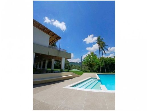Luxury home in Nueva Caracas, Distrito Capital
