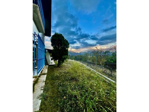 Maison de luxe à Nueva Caracas, Distrito Capital