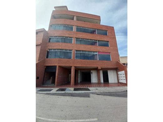 Edificio en Catia La Mar, Estado La Guaira