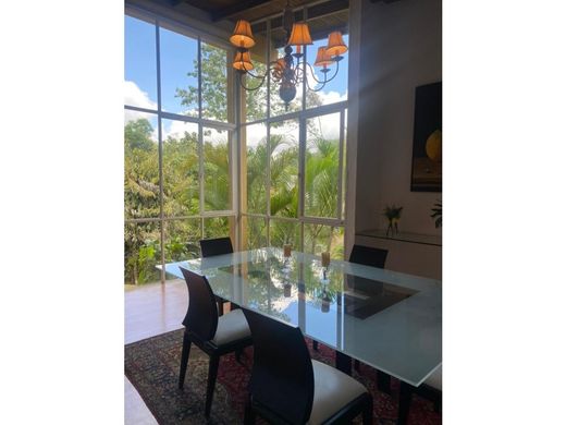 Casa de lujo en Nueva Caracas, Distrito Capital