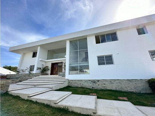 Casa de lujo en Nueva Caracas, Distrito Capital