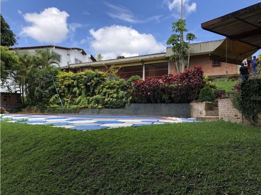 Luxus-Haus in Nueva Caracas, Distrito Capital