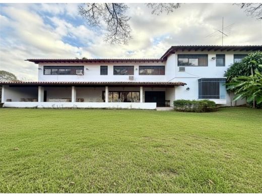 Luxury home in Nueva Caracas, Distrito Capital